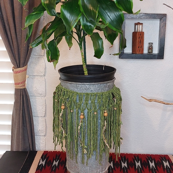 Macrame Plant Skirt - Picture 1 of 5